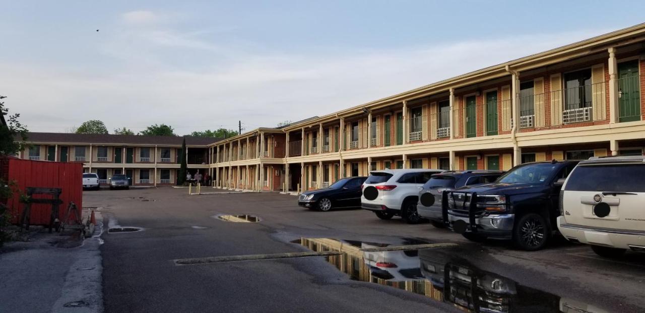 فيكتوريا Executive Inn المظهر الخارجي الصورة